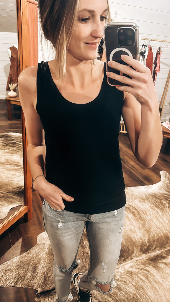 Seamless Crew/V-Neck Tank Top - Black