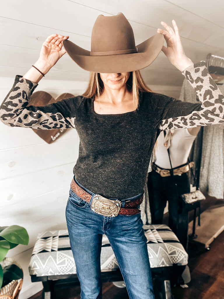 Leopard Detail Ribbed Knit Top